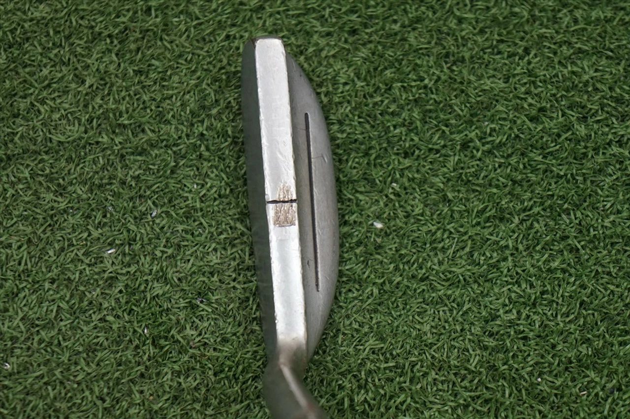 Wilson 8813 35" Steel Shaft Putter 527477 Staff Right Handed Golf Club 5 Wilson 8813 35" Steel Shaft Putter 527477 Staff Right Handed Golf Club - Image 3