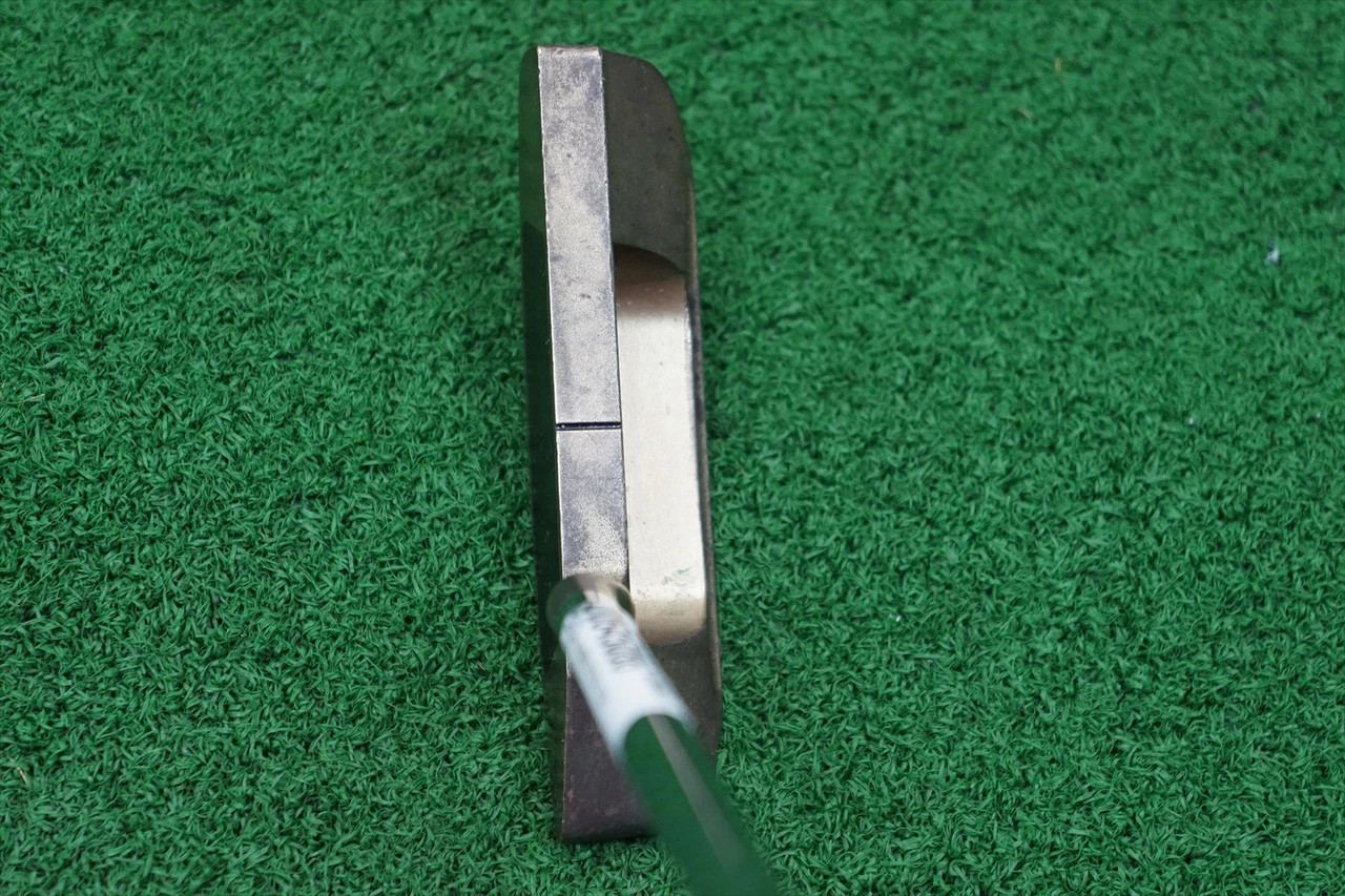 Odyssey Df220 35" Inch Steel Shaft Putter Rh 0645086 Right Handed Golf Club 5 Odyssey Df220 35" Inch Steel Shaft Putter Rh 0645086 Right Handed Golf Club - Image 3