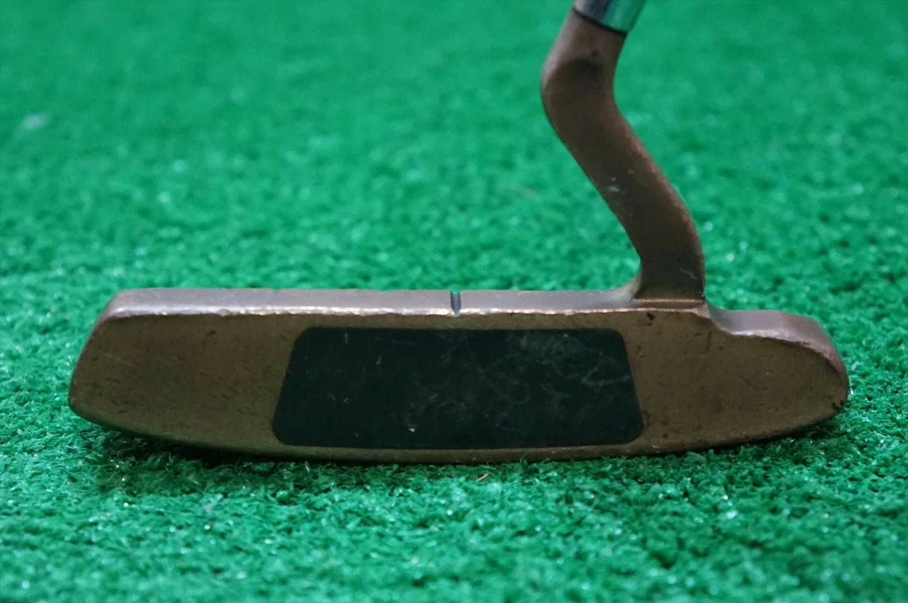 Odyssey Df665 35" Steel Shaft Putter Rh 0678611 Right Handed Golf Club 4 Odyssey Df665 35" Steel Shaft Putter Rh 0678611 Right Handed Golf Club - Image 2